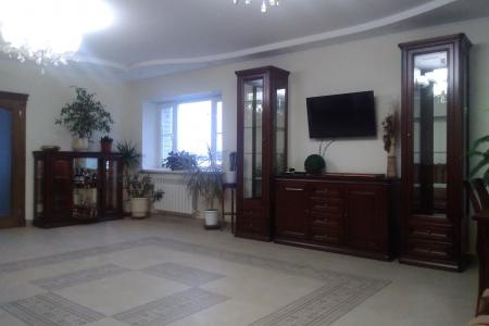 Трех этажный коттедж с баней