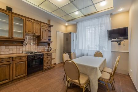 4 комнатные апартаменты в самом сердце Петербурга