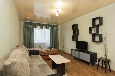 На Крауля, 4 однокомнатная квартира возле Центрального стадиона