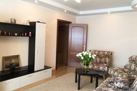 Двухкомнатная квартира на Антонова-Овсеенко