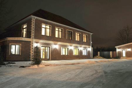 Новый прекрасный коттедж с банкетным залом, баней, бассейном