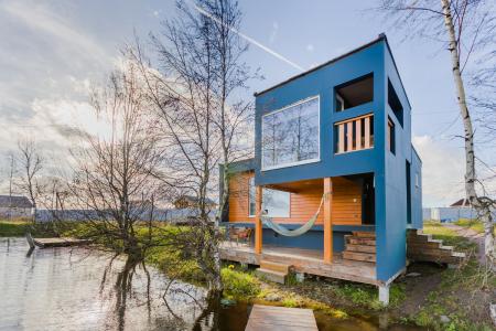 Футуристичный дом в Петергофе