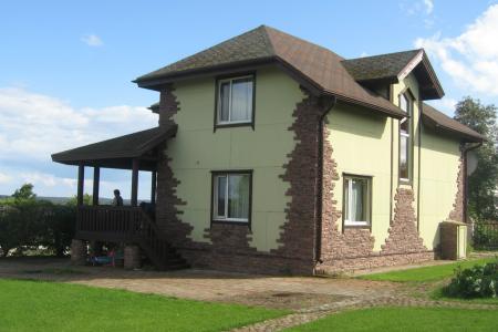 Коттедж на берегу озера Суходольское