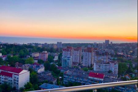 Красивая 3-ёх комнатная дизайнерская квартира с шикарным видом на море от собственника в центре Сочи