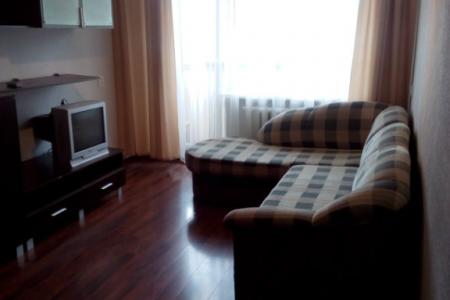 Однокомнатная квартира возле ТЦ Текстиль Профи. В двух квварталах НИИ Материнства и детства.