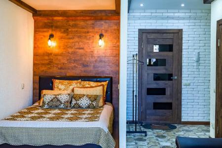 Лофт студия с видом на горы.