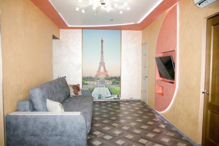 Двухкомнатная квартира с теплым полом и кондиционером, в центре