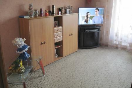 СДАМ 2 КОМН.КВ. В ЦЕНТРЕ ПОСУТОЧНО!!!!