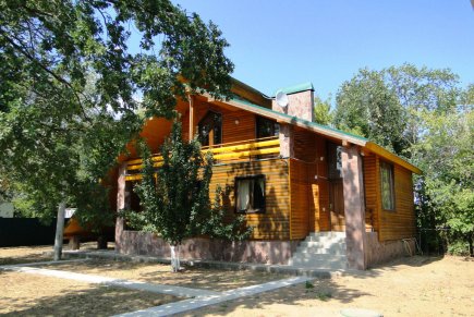 АвиаторХаус в пос. Волжский на берегу Волги.