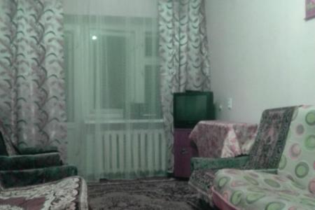 Посуточно сдаю 3-х комнатную квартиру в центре