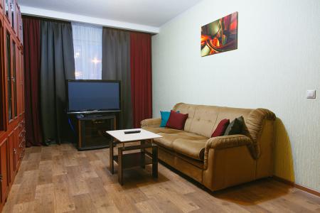 Отличная вместительная квартира с качественным евроремонтом, с двумя спальнями и шведской стенкой