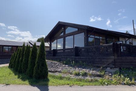 Коттедж с панорамным видом на озеро