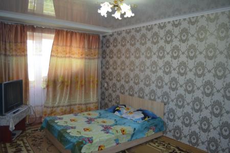 сдается 1 к. кв Токтогула-Турусбекова свежий евроремонт, вся мебель и техника,от-1200.