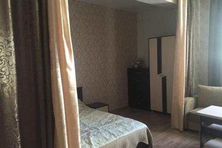 Море  20 мин ходьбы,рядом Ореховая роща,аллеи из роз,магазины,детская площадка,остановка рядом.