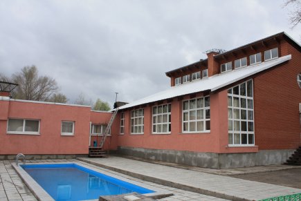 Уютный коттедж для большой компании всего в 2 км от города