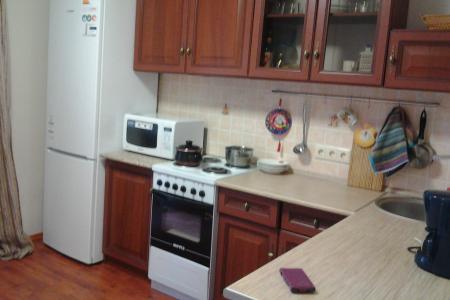 1-комнатная, новый дом в центре, с панорамной лоджией.