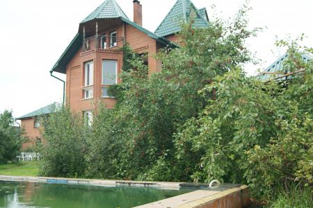 Коттедж "Вишневый сад" в п.Ю.Ленинец на 20ч.