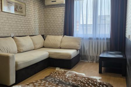 У Бранденбургских ворот и южного вокзала!