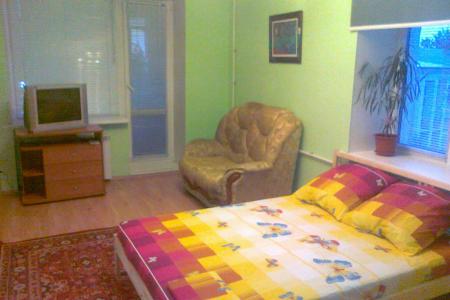 Однокомнатная квартира с хорошим современным ремонтом, находится в центре города