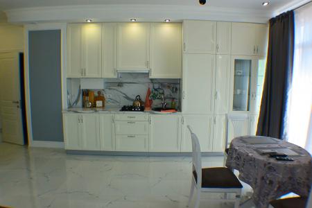 Студия + Комната квартира для 4-ех гостей.