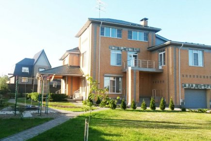 Уютный коттедж по Киевскому шоссе на компанию 20 человек