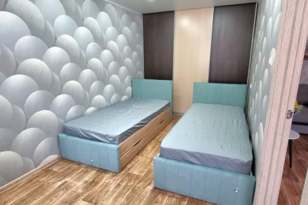 Двухкомнатная квартира в хорошем районе.