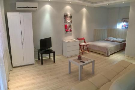 Квартира -студия  около набережной