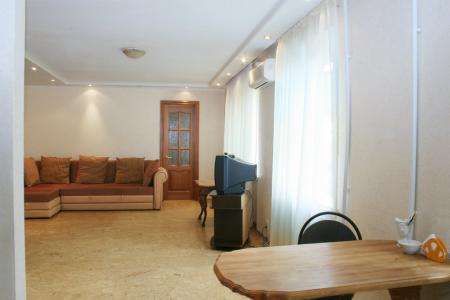 Трехкомнатная квартира рядом с Ареной Металлург