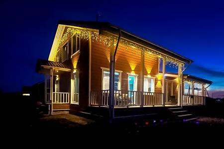 Современный коттедж с сауной и бассейном у леса (30 км от КАД, Тосненский район)