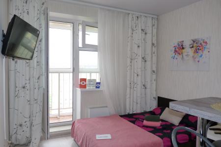 Видовая квартира с видом на озеро и пляж недалеко от вокзала