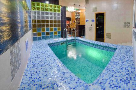 Коттедж с бассейнами,каминами и банями.