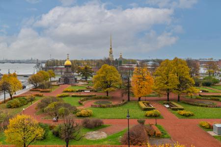 Просторная 2-комнатная квартира с видом на Эрмитаж, Неву и Петропавловский собор
