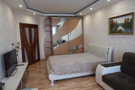 Метро Каменная горка 3 минуты пешком.WI-FI.На часы,сутки,недели и более.