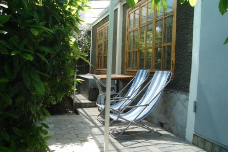 1-комнатная квартира с двориком около дома Чехова !