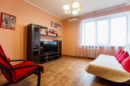 Двухкомнатная квартира рядом с метро.