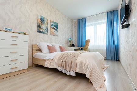 Cosmos Apart ПРОСТОРНАЯ ОДНОКОМНАТНАЯ КВАРТИРА В ЦЕНТРЕ ГОРОДА ДЛЯ 4 ГОСТЕЙ