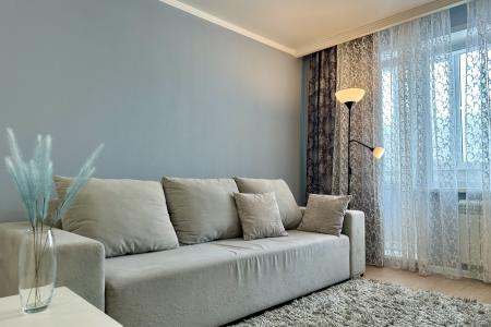 РЯДОМ С КЛИНИКОЙ «МЕШАЛКИНА» И ВОЕННЫМ УЧИЛИЩЕМ