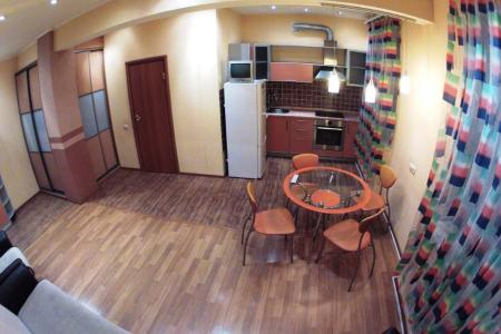 Чистая, уютная 2-к. квартира на Комсомольской площади