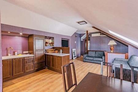 Трехкомнатные апартаменты рядом с морем, первая береговая линия