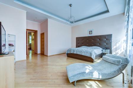 3-к квартира, 145 м², 6/6 эт.
