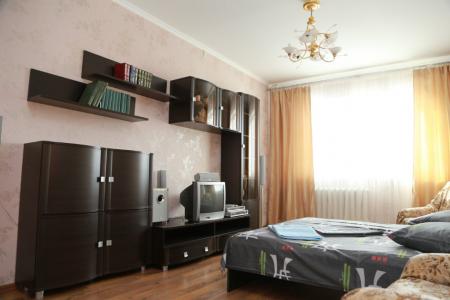 Двухкомнатная квартира в Центре возле Лётной Академии УВАуГА,Воинская Часть на Тухачевского.