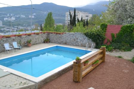 Дом с бассейном и сауной