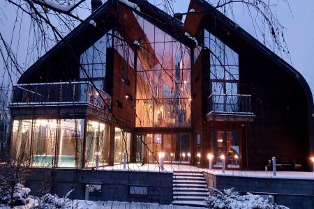 Коттедж с уникальным проектом , для уютного отдыха, киносъёмок и различных мероприятий.