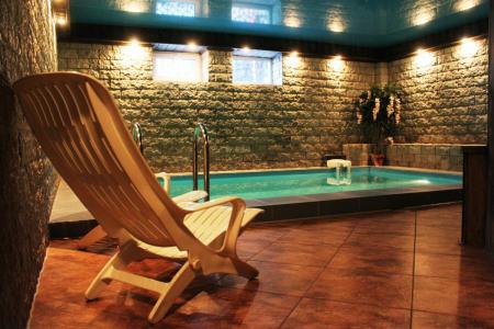 Коттедж с дизайнерским ремонтом в центре города