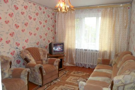 Двухкомнатная квартира возле жд и автовокзала