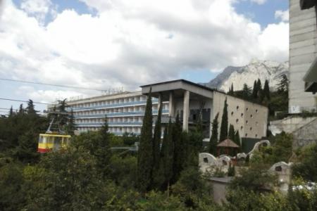 Сдам двухкомнатную квартиру по цене однокомнатной(район санатория "Ясная Поляна"). Ялта. Гаспра