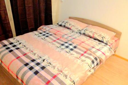 Уютная и светлая небольшая студия посуточно рядом с метро в новом доме