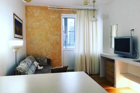 Студия в 5 минут до метро и 25 минут до центра