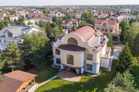 Роскошный дворец 1000 кв.м. на участке 25 соток