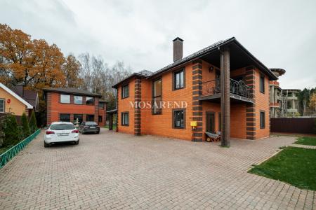 Романтика - коттедж на 25 человек